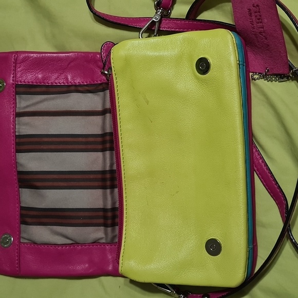 Danier Leather Crossbody - Picture 2 of 4